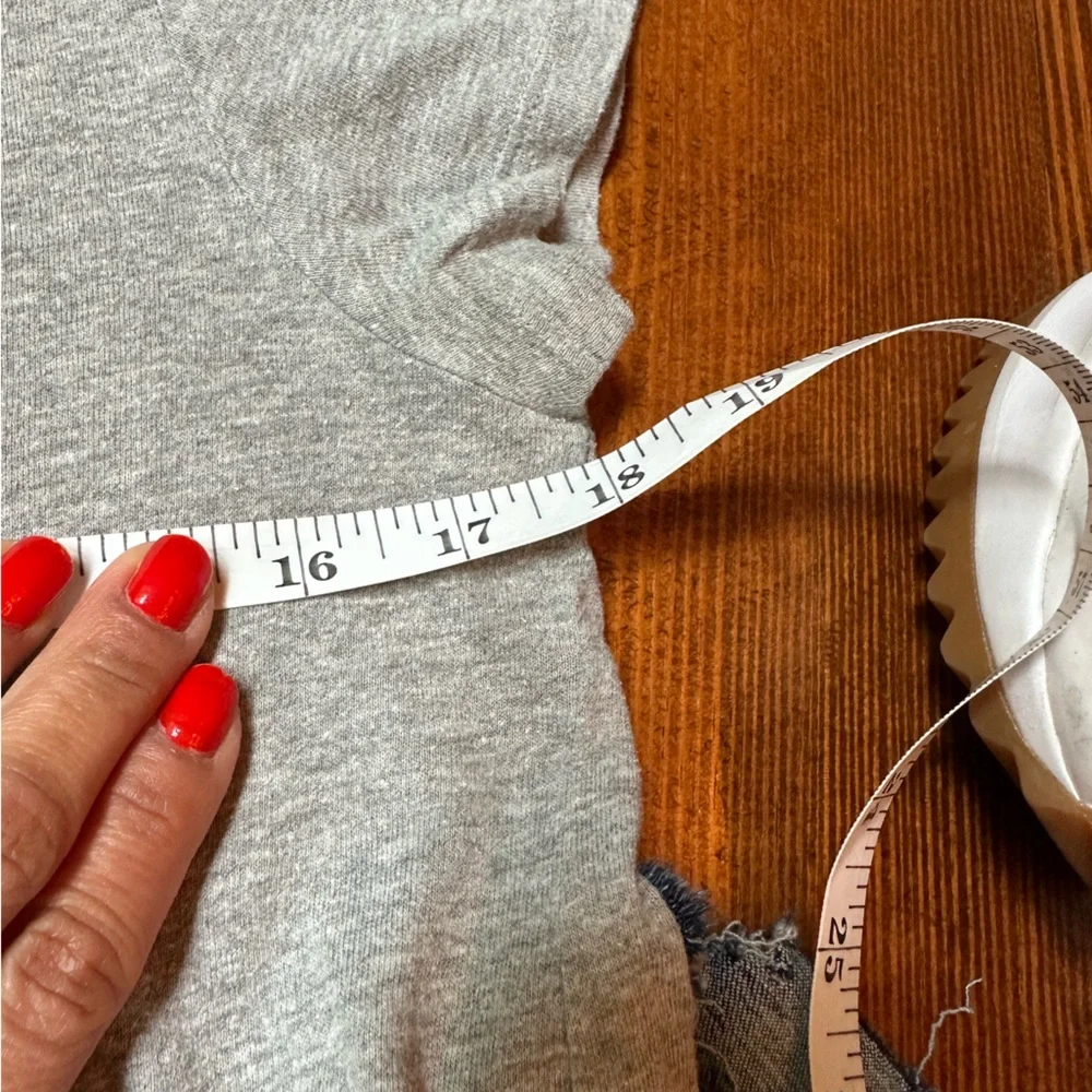 H&M Women’s NASA Basic GrayTee 🚀 - Picture 6 of 6